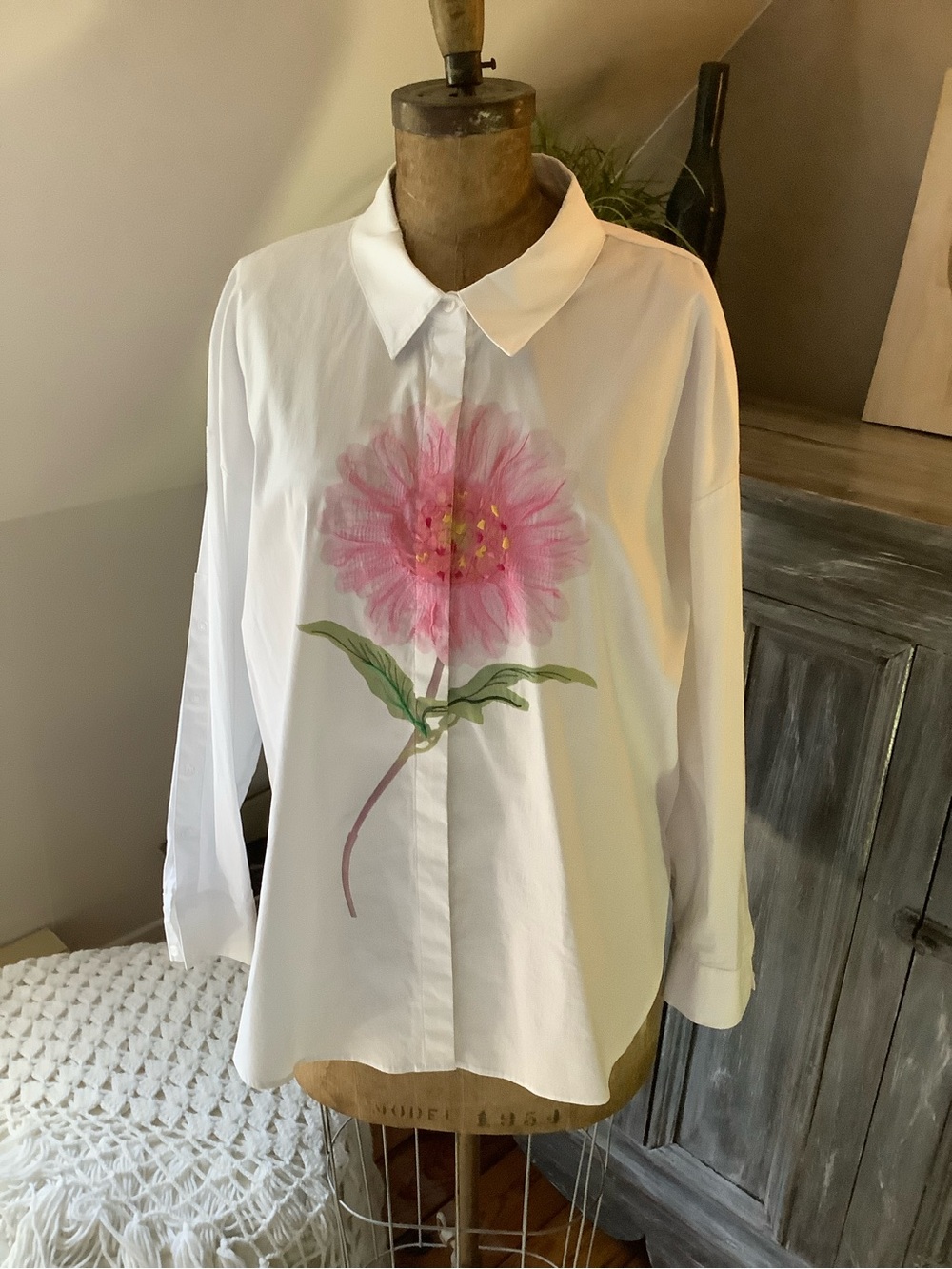 Renuar White Button-Down Blouse with Pink Floral Motif